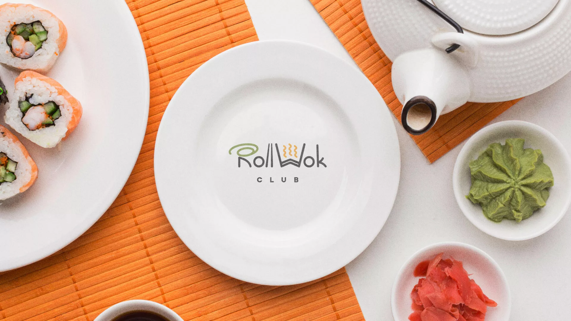Разработка логотипа и фирменного стиля суши-бара «Roll Wok Club» в Карабаше